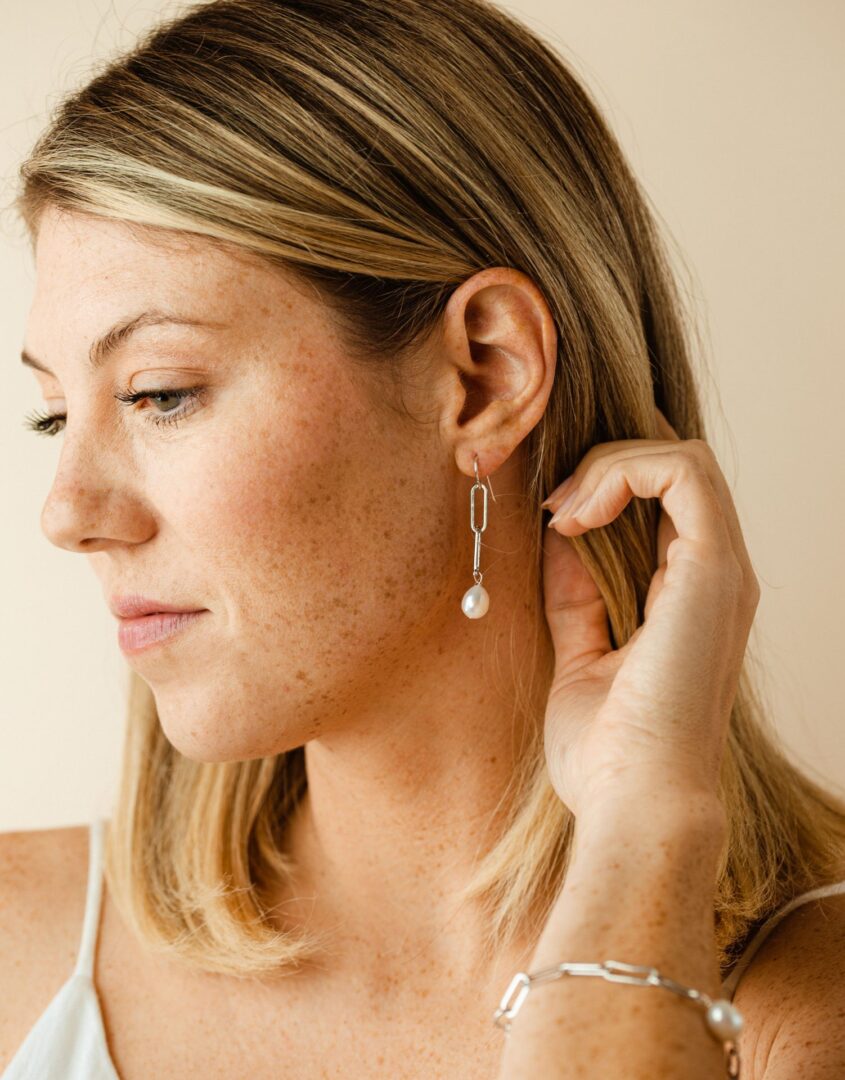 silver paperclip baroque pearl earrings