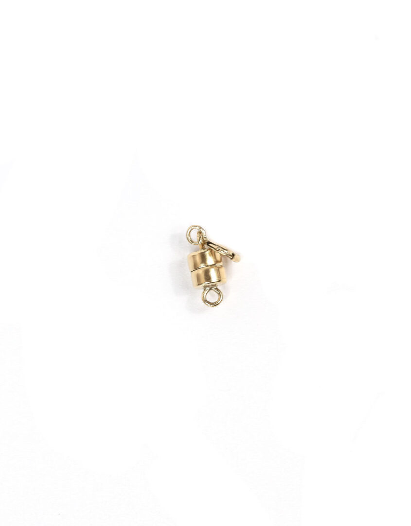 Magnetic_clasp