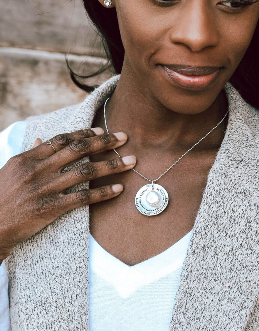 Pearl Necklace with kids' names for mothers