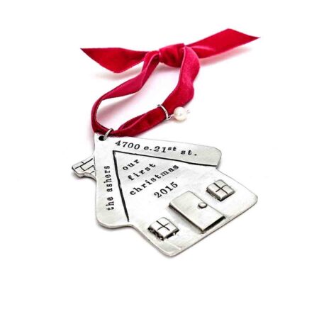 A house shape ornament, perfect for a personalized gift for house warming party or for your own family.