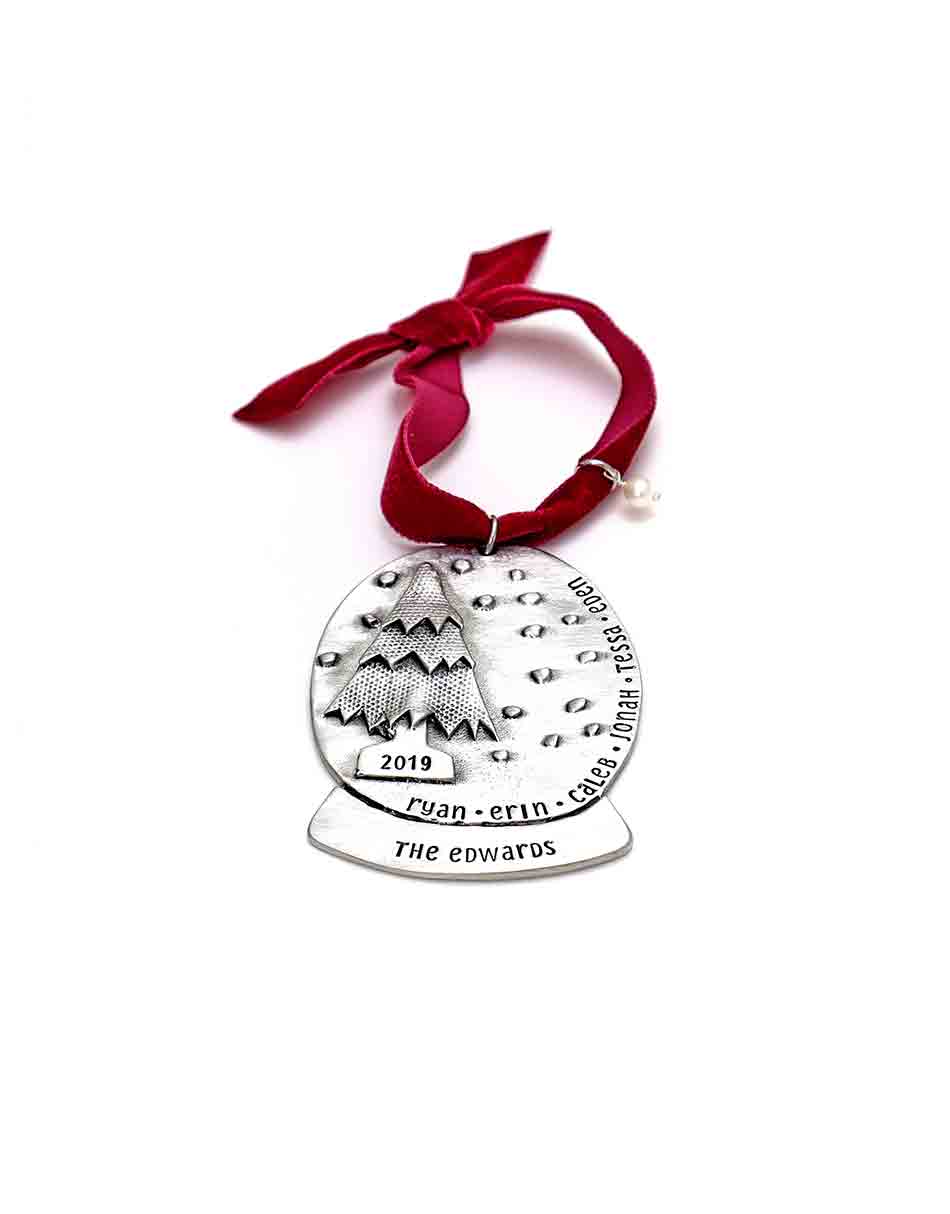 winter-wonderland-snowglobe-ornament-2